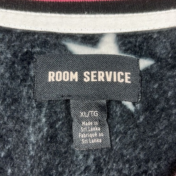Room Service Womens Long Sleeve Velour Pajama/Lounge Top Size XL Black W/Stars - Picture 3 of 9